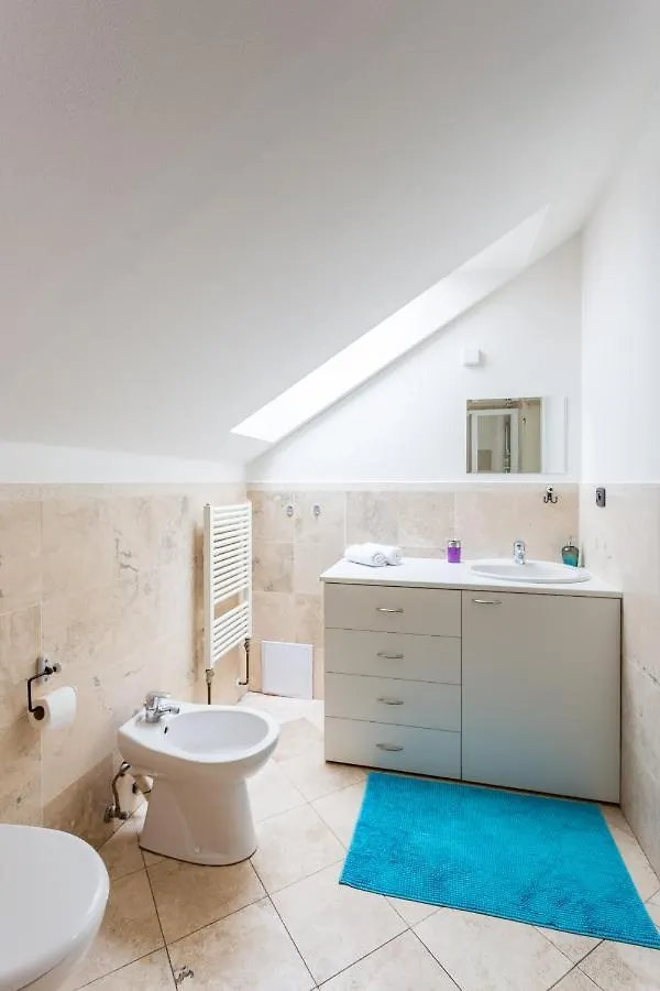 Central 3Bdr Penthouse With Terrace&Ac Prága Apartman