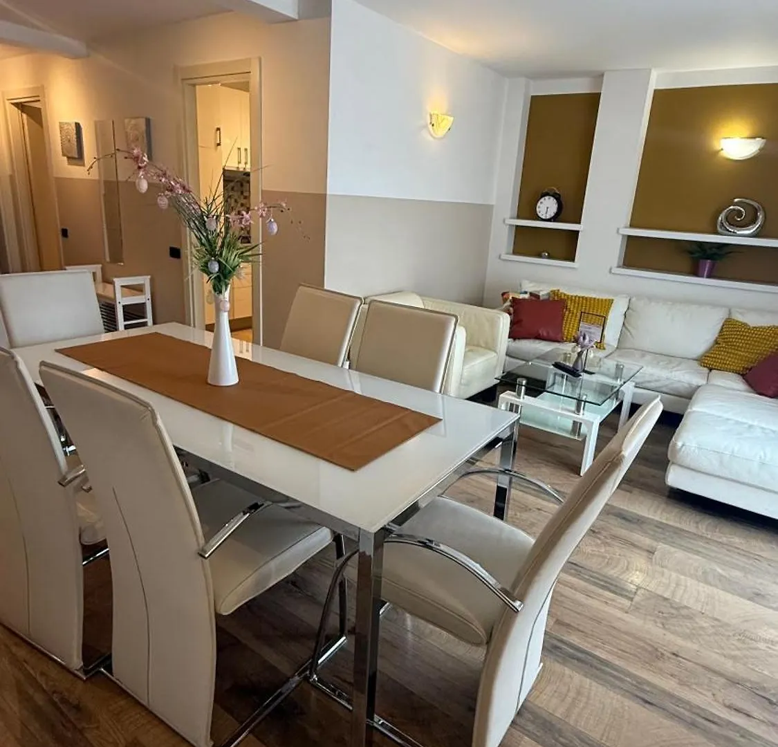 Central 3Bdr Penthouse With Terrace&Ac Prága Apartman